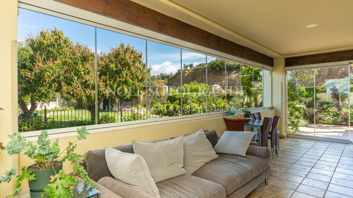 Corner garden apartment with private pool and partial sea views in Aloha Park