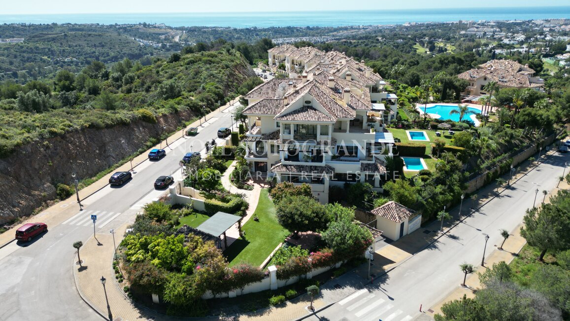 Corner garden apartment with private pool and partial sea views in Aloha Park