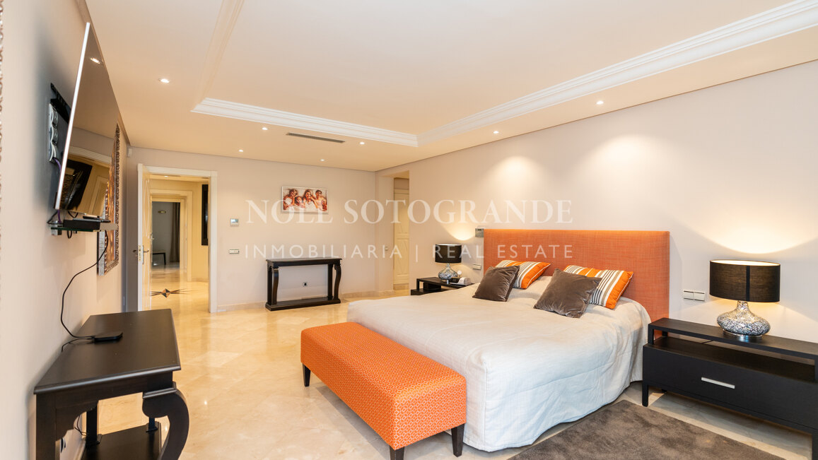 Corner garden apartment with private pool and partial sea views in Aloha Park