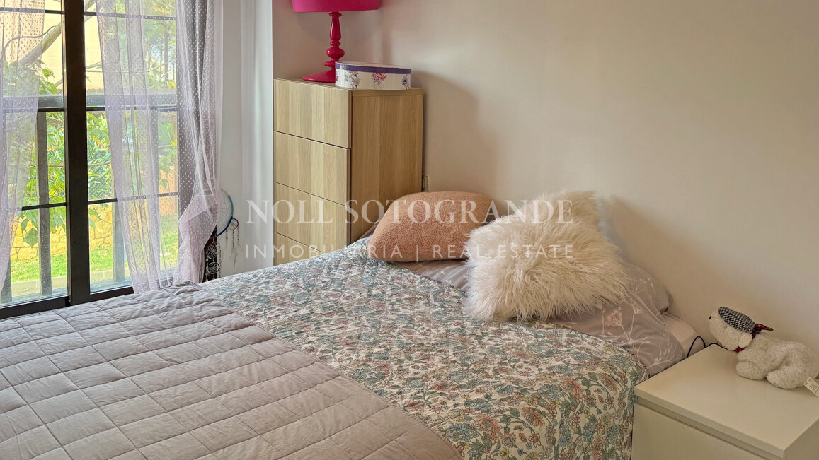 Beachside 4-bed apartment on the New Golden Mile, Estepona East