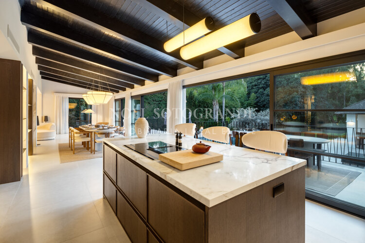 Villa zum Verkauf in Nueva Andalucia, Marbella