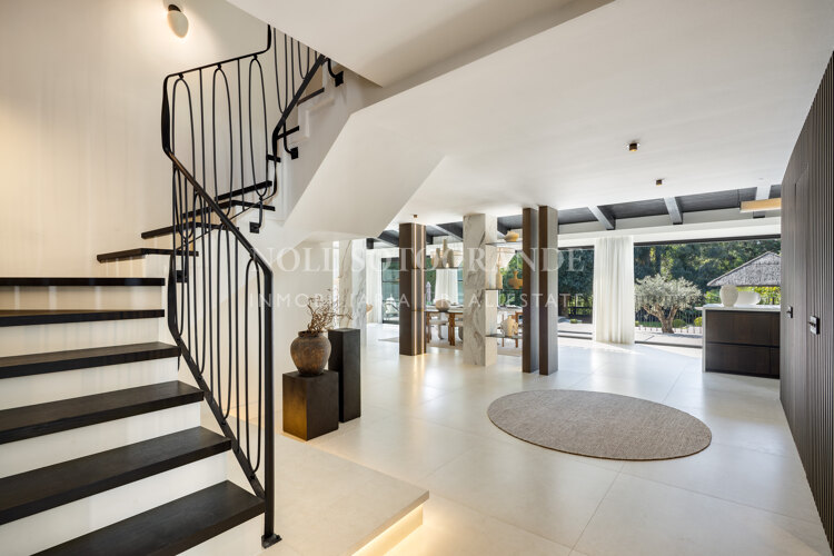 Villa zum Verkauf in Nueva Andalucia, Marbella