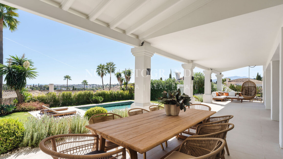 Villa zum Verkauf in Los Naranjos, Nueva Andalucia