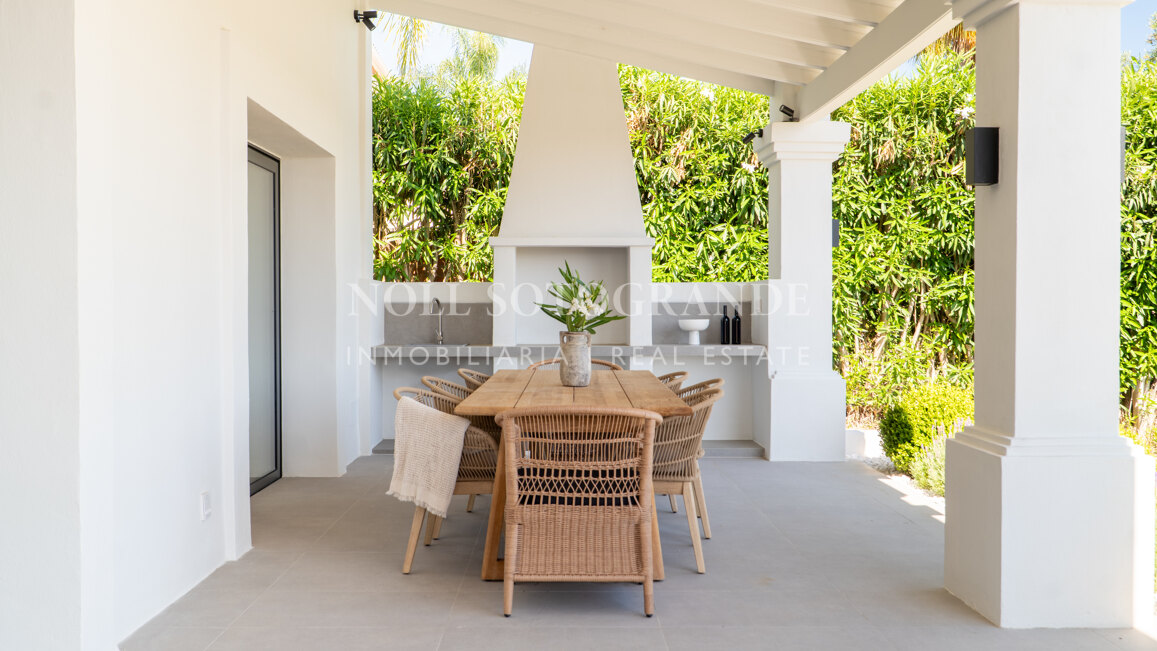 Villa zum Verkauf in Los Naranjos, Nueva Andalucia