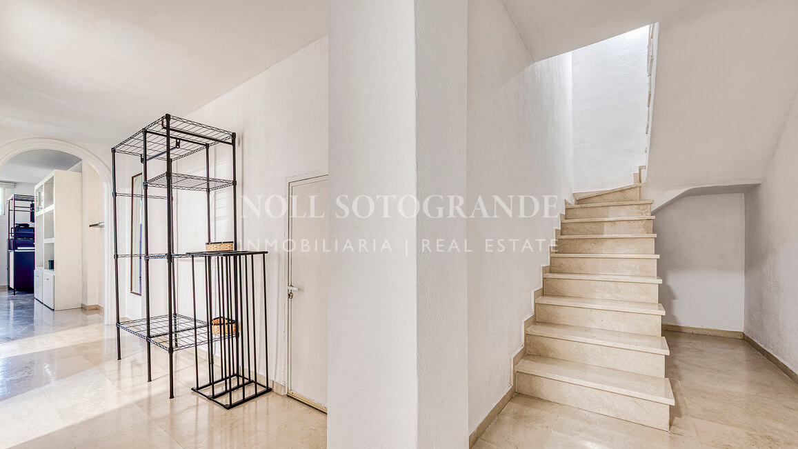 Charming 4-bed duplex apartment in Club Sierra, on the Istan Road, within walking distance to amenities