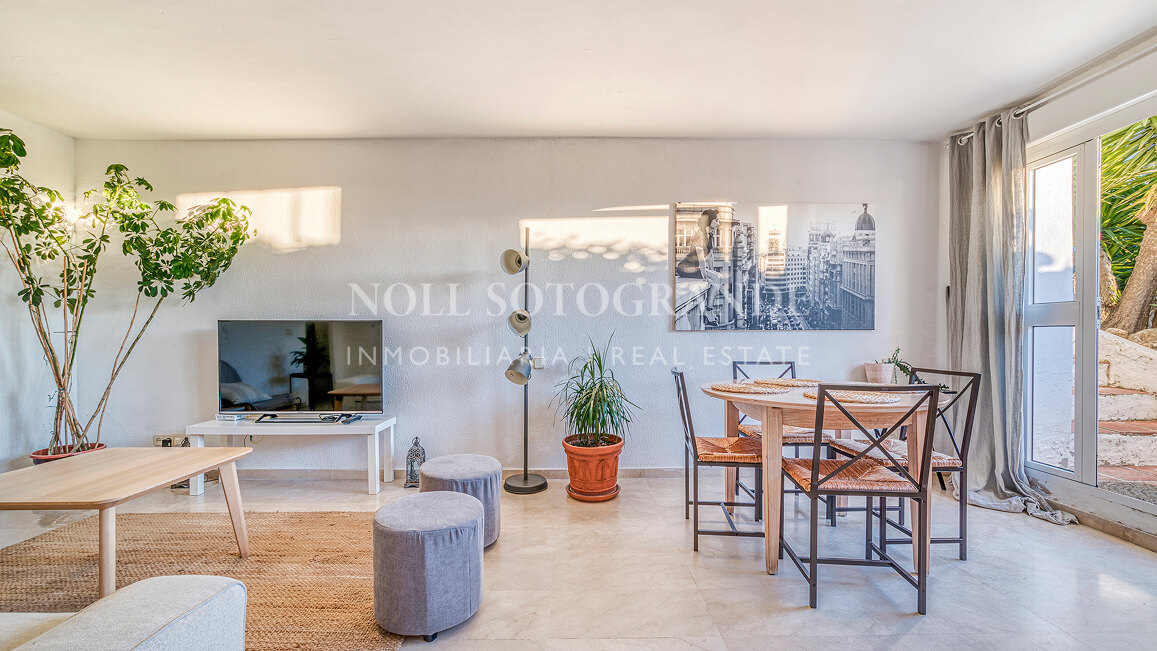 Charming 4-bed duplex apartment in Club Sierra, on the Istan Road, within walking distance to amenities