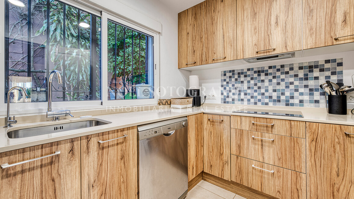 Charming 4-bed duplex apartment in Club Sierra, on the Istan Road, within walking distance to amenities