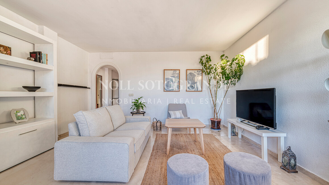 Charming 4-bed duplex apartment in Club Sierra, on the Istan Road, within walking distance to amenities