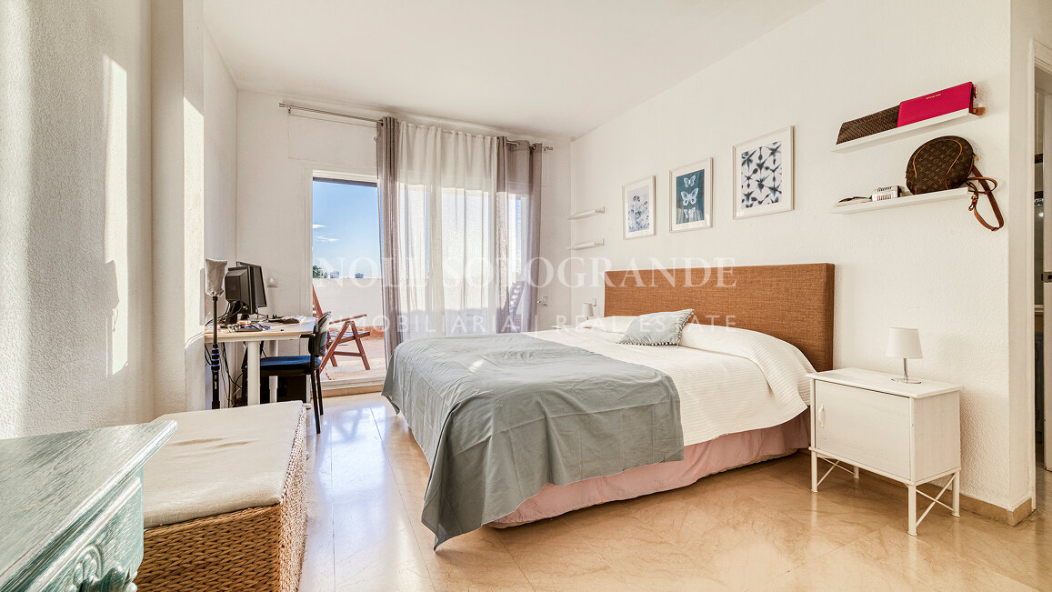 Charming 4-bed duplex apartment in Club Sierra, on the Istan Road, within walking distance to amenities