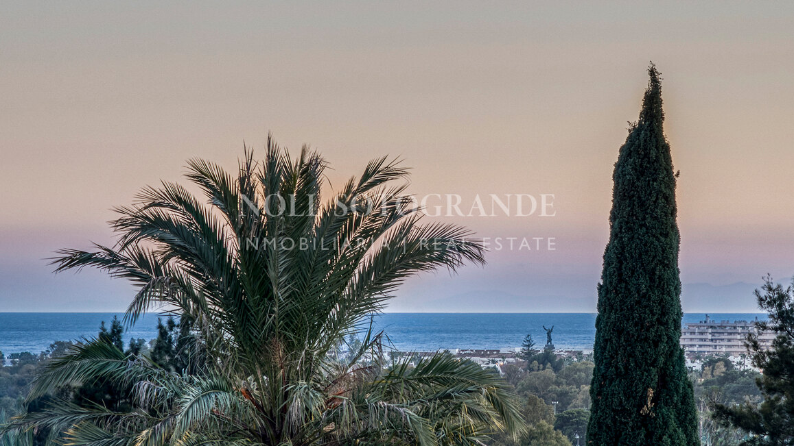 Charming 4-bed duplex apartment in Club Sierra, on the Istan Road, within walking distance to amenities