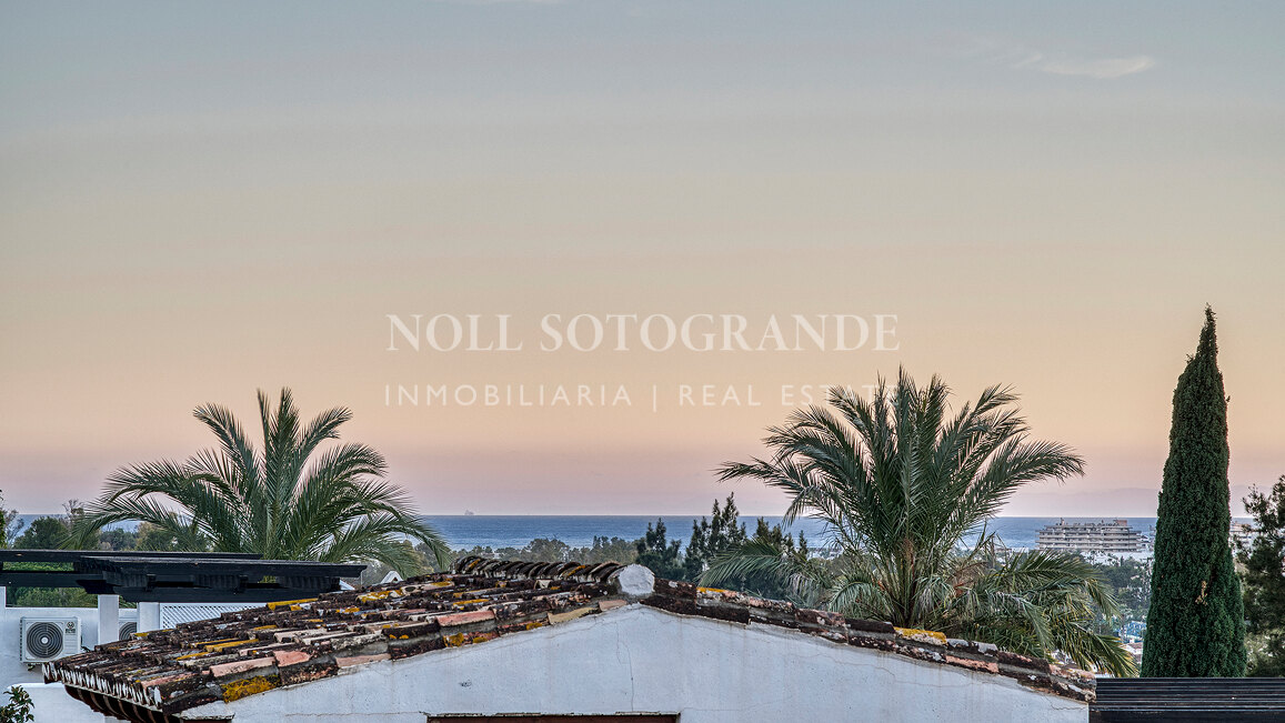 Charming 4-bed duplex apartment in Club Sierra, on the Istan Road, within walking distance to amenities