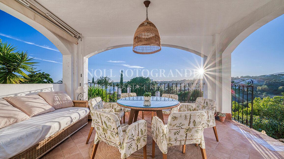 Charming 4-bed duplex apartment in Club Sierra, on the Istan Road, within walking distance to amenities