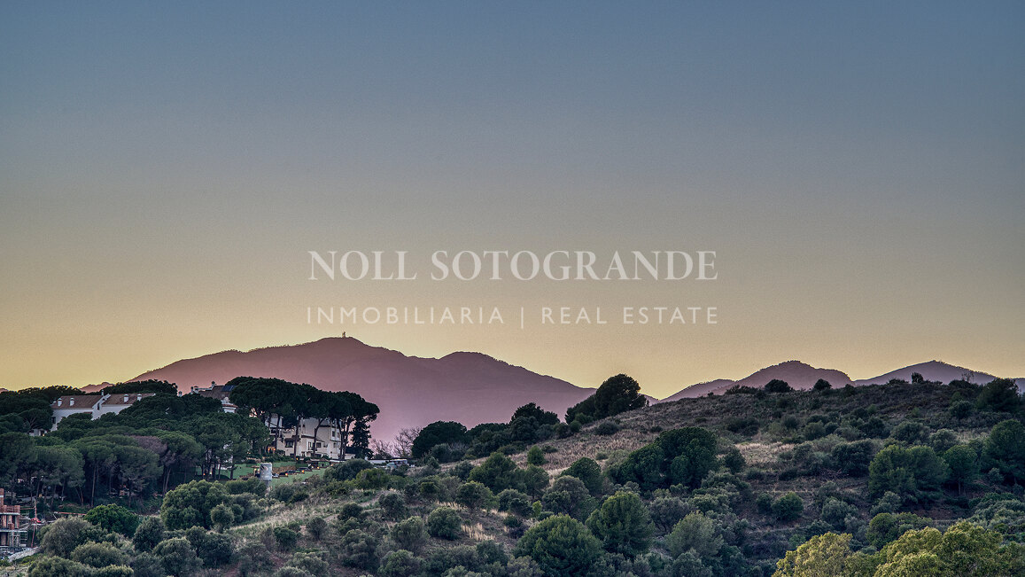 Charming 4-bed duplex apartment in Club Sierra, on the Istan Road, within walking distance to amenities