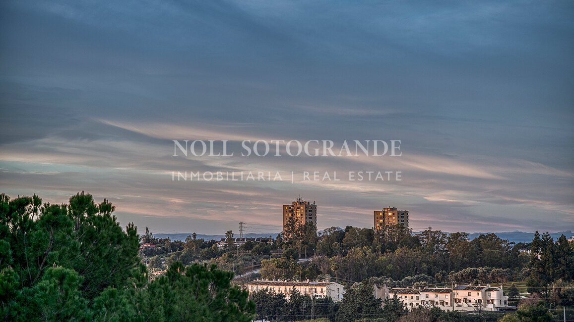 Charming 4-bed duplex apartment in Club Sierra, on the Istan Road, within walking distance to amenities