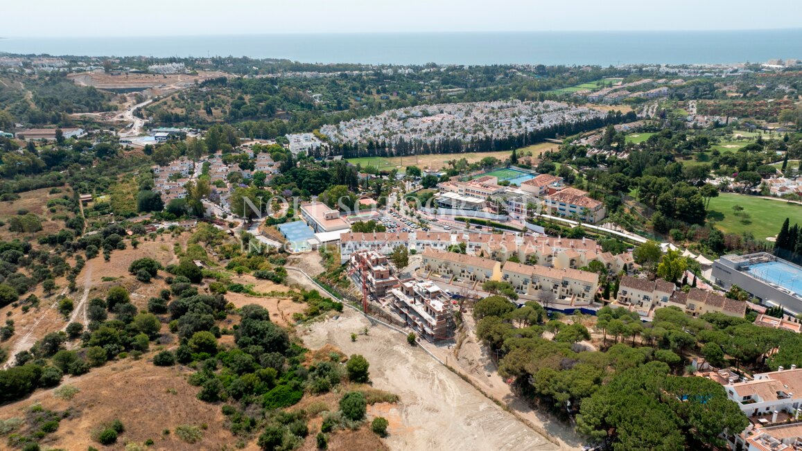 Brand new first floor apartment within walking distance to Aloha Golf in Nueva Andalucia, Marbella