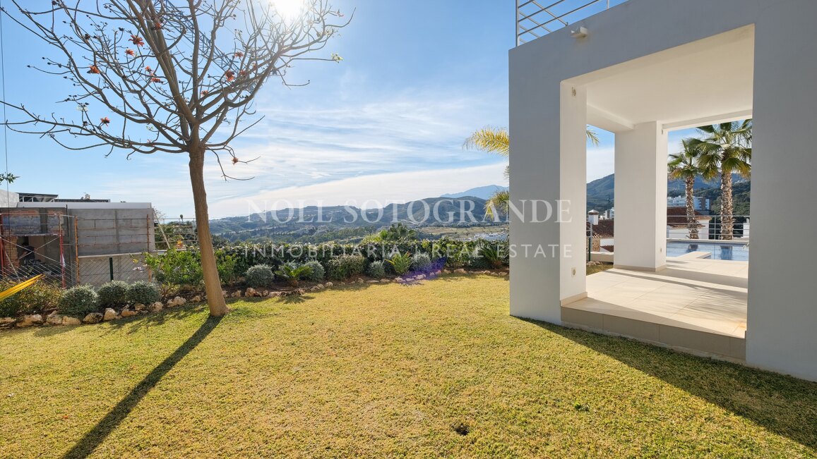Brand-New Contemporary Villa with Panoramic Sea, Golf & Mountain Views in Benahavís