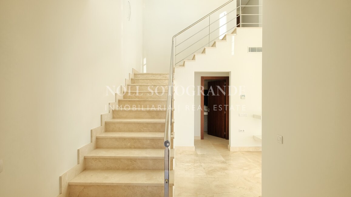 Brand-New Contemporary Villa with Panoramic Sea, Golf & Mountain Views in Benahavís