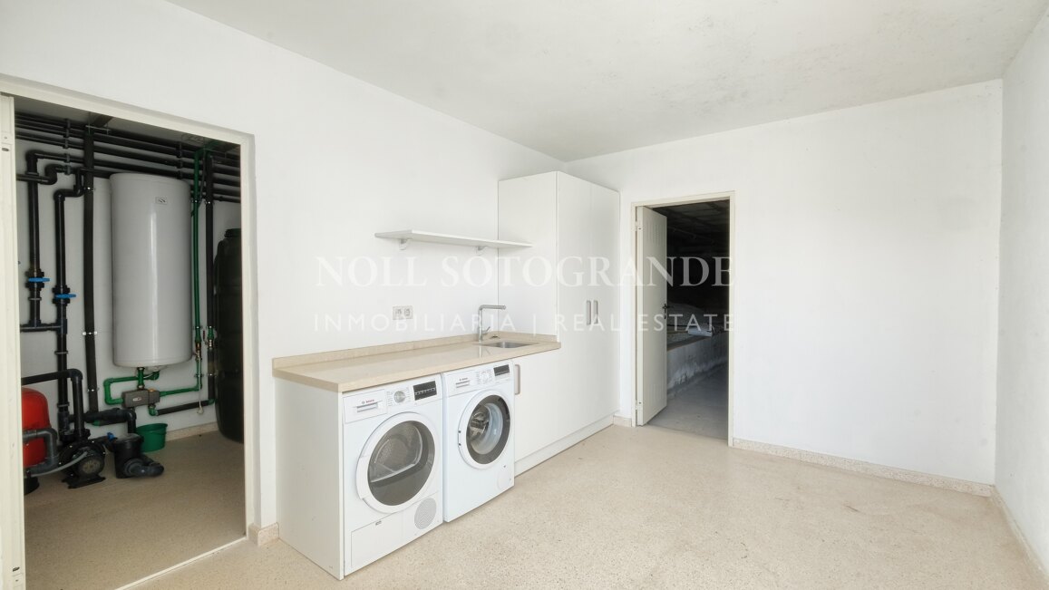 Brand-New Contemporary Villa with Panoramic Sea, Golf & Mountain Views in Benahavís