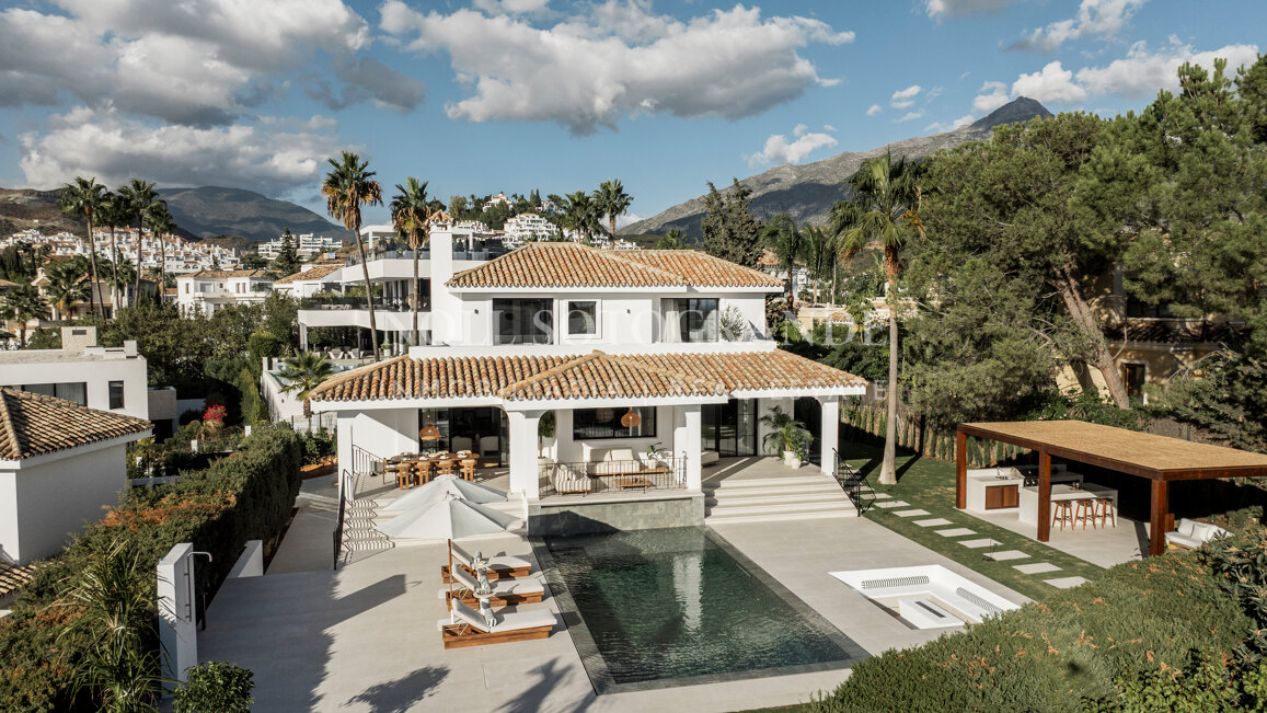 Contemporary quality villa in Nueva Andalucia Golf Valley, Marbella