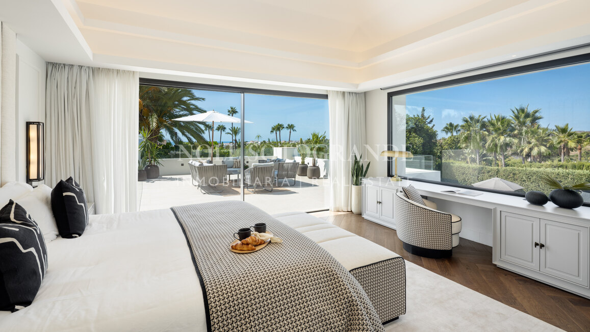 Villa zum Verkauf in Los Naranjos, Nueva Andalucia