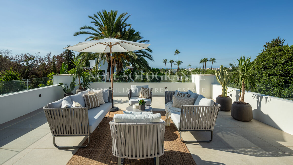 Villa zum Verkauf in Los Naranjos, Nueva Andalucia