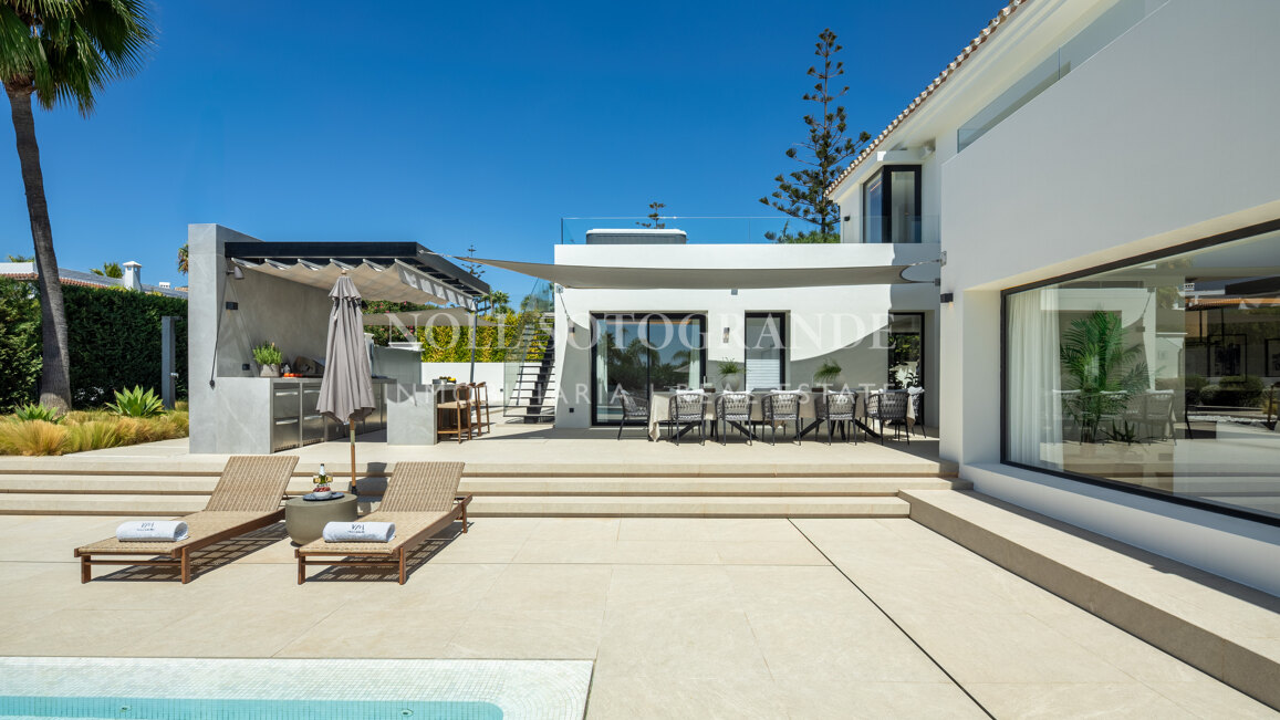 Villa zum Verkauf in Los Naranjos, Nueva Andalucia