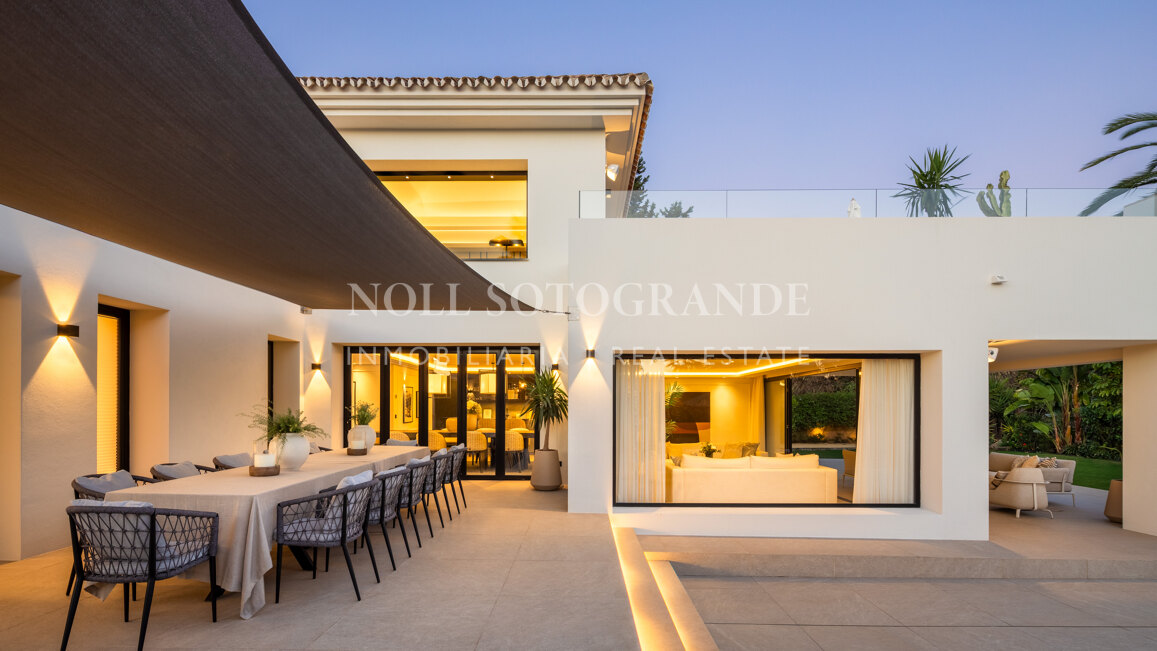 Villa zum Verkauf in Los Naranjos, Nueva Andalucia