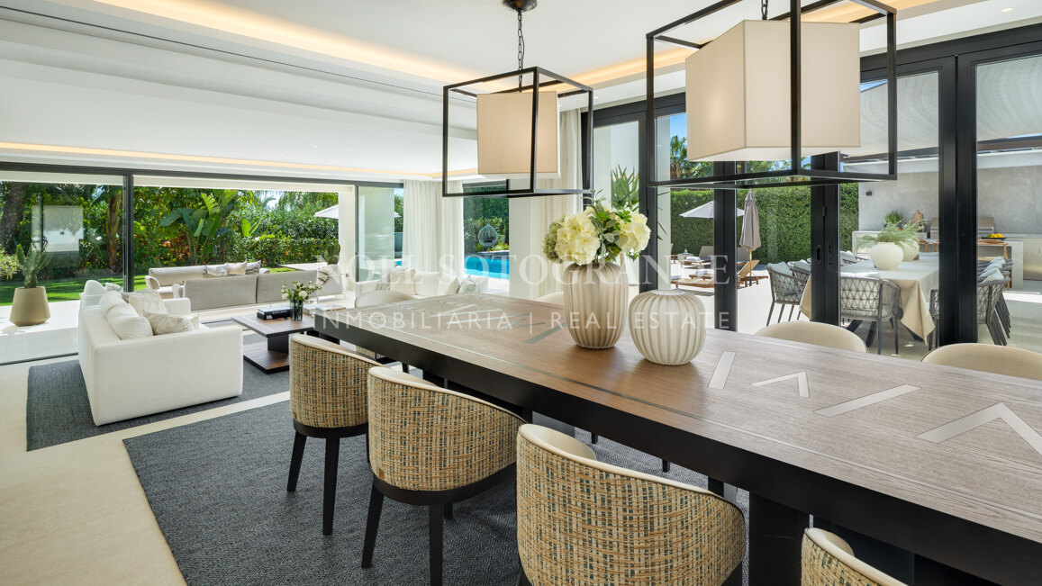 Villa zum Verkauf in Los Naranjos, Nueva Andalucia