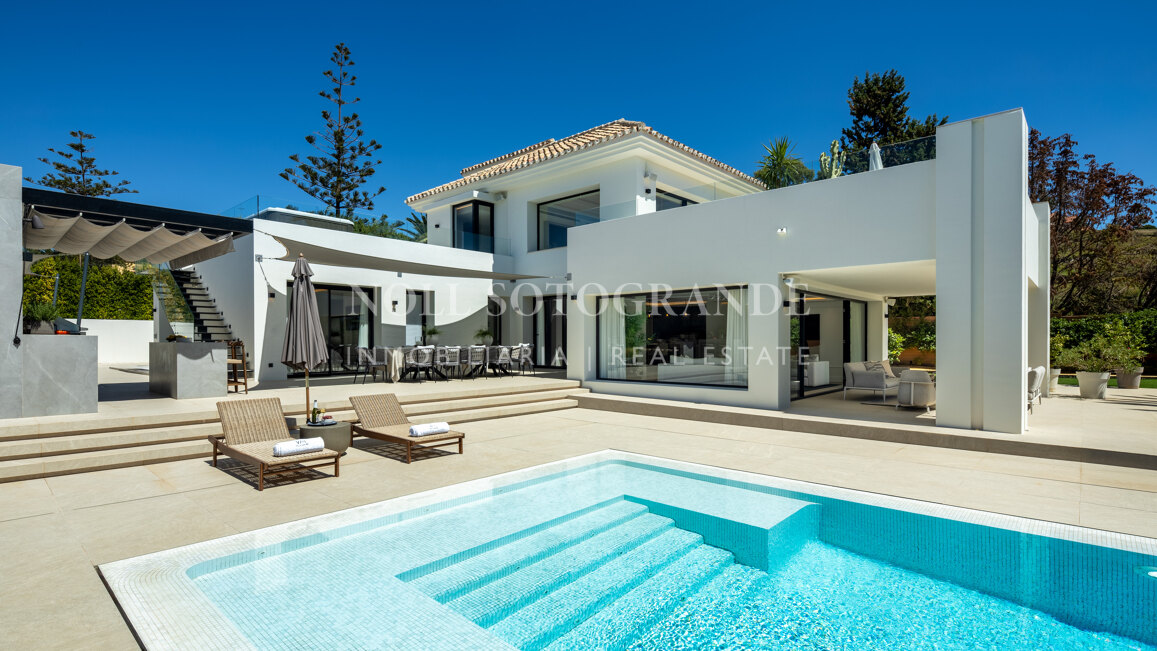 Villa zum Verkauf in Los Naranjos, Nueva Andalucia