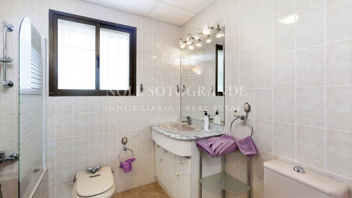 Villa zum Verkauf in Los Naranjos Golf, Nueva Andalucia