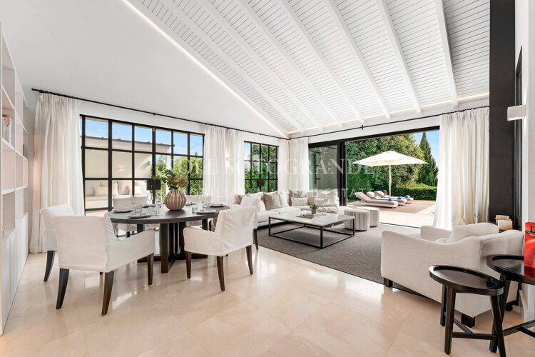 Villa zum Verkauf in Los Naranjos Golf, Nueva Andalucia