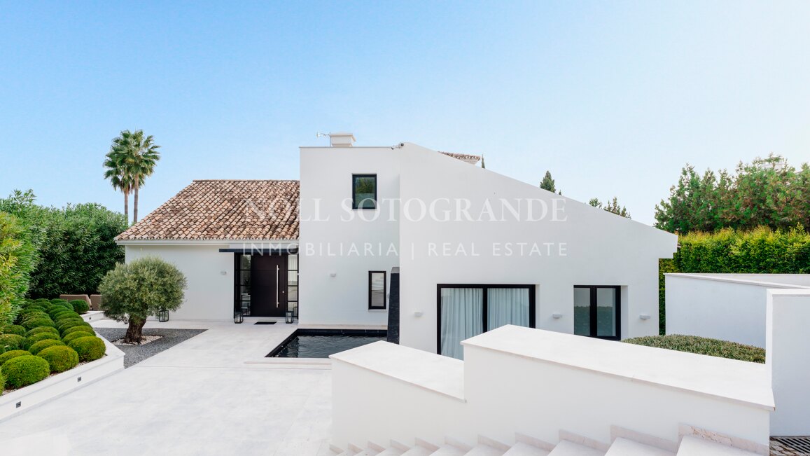 Villa reformada junto al campo de golf Los Naranjos, Nueva Andalucía
