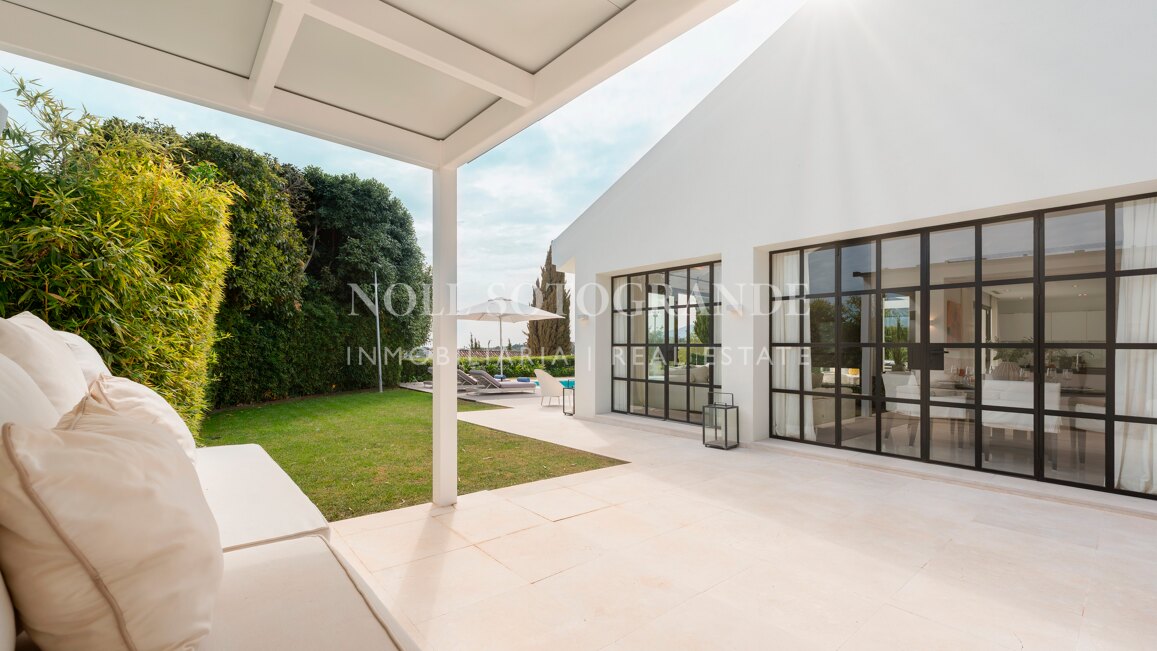 Villa reformada junto al campo de golf Los Naranjos, Nueva Andalucía