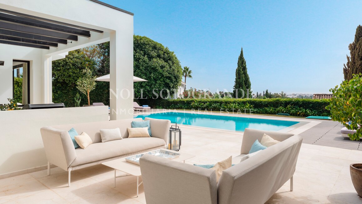 Villa reformada junto al campo de golf Los Naranjos, Nueva Andalucía