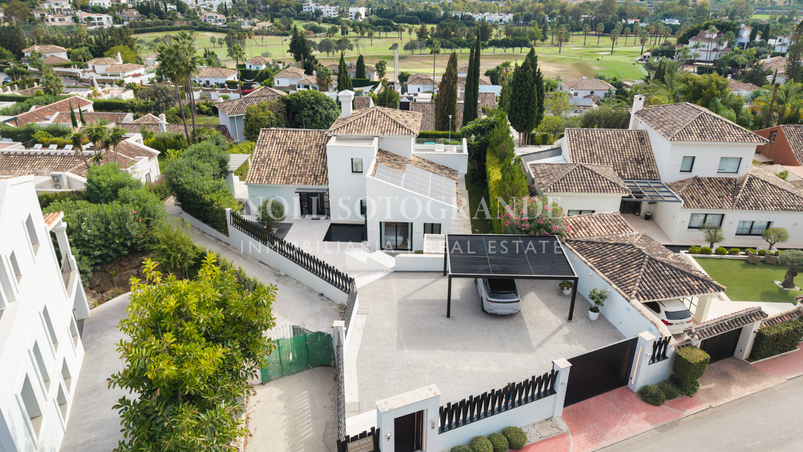 Villa reformada junto al campo de golf Los Naranjos, Nueva Andalucía