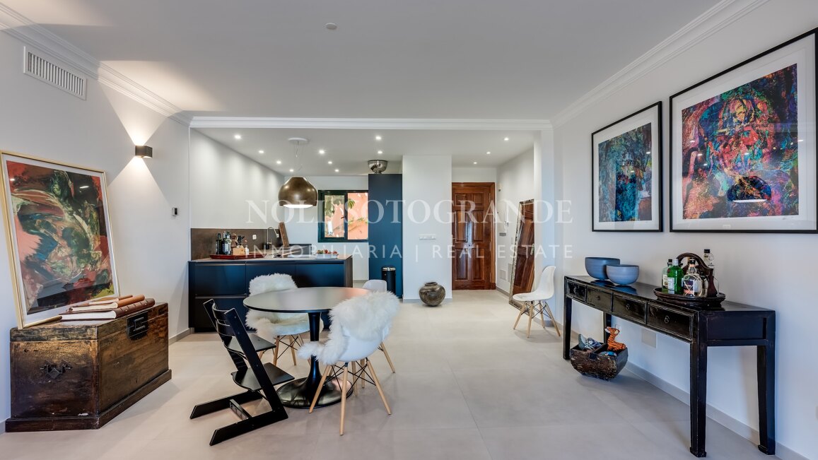 Elegante apartamento con vistas al mar en La Quinta Golf, Benahavís