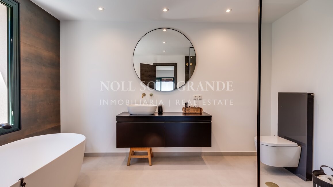 Elegante apartamento con vistas al mar en La Quinta Golf, Benahavís