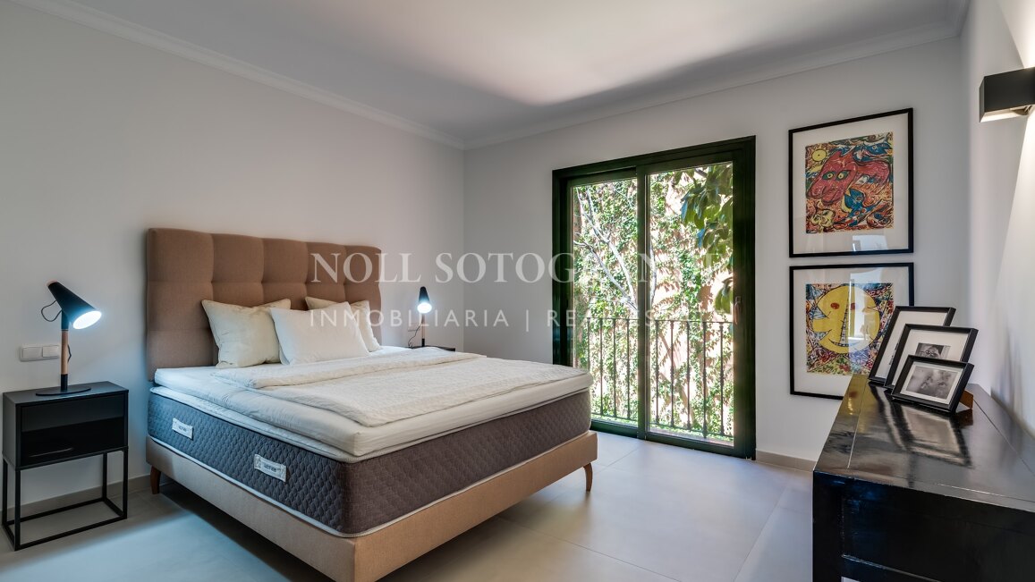 Elegante apartamento con vistas al mar en La Quinta Golf, Benahavís