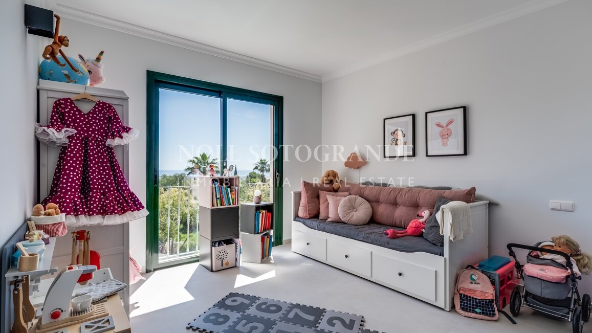 Elegante apartamento con vistas al mar en La Quinta Golf, Benahavís
