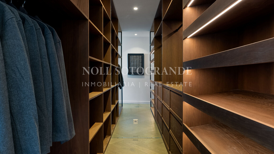 Fully renovated duplex penthouse with panoramic sea views in Nueva Andalucia, Marbella