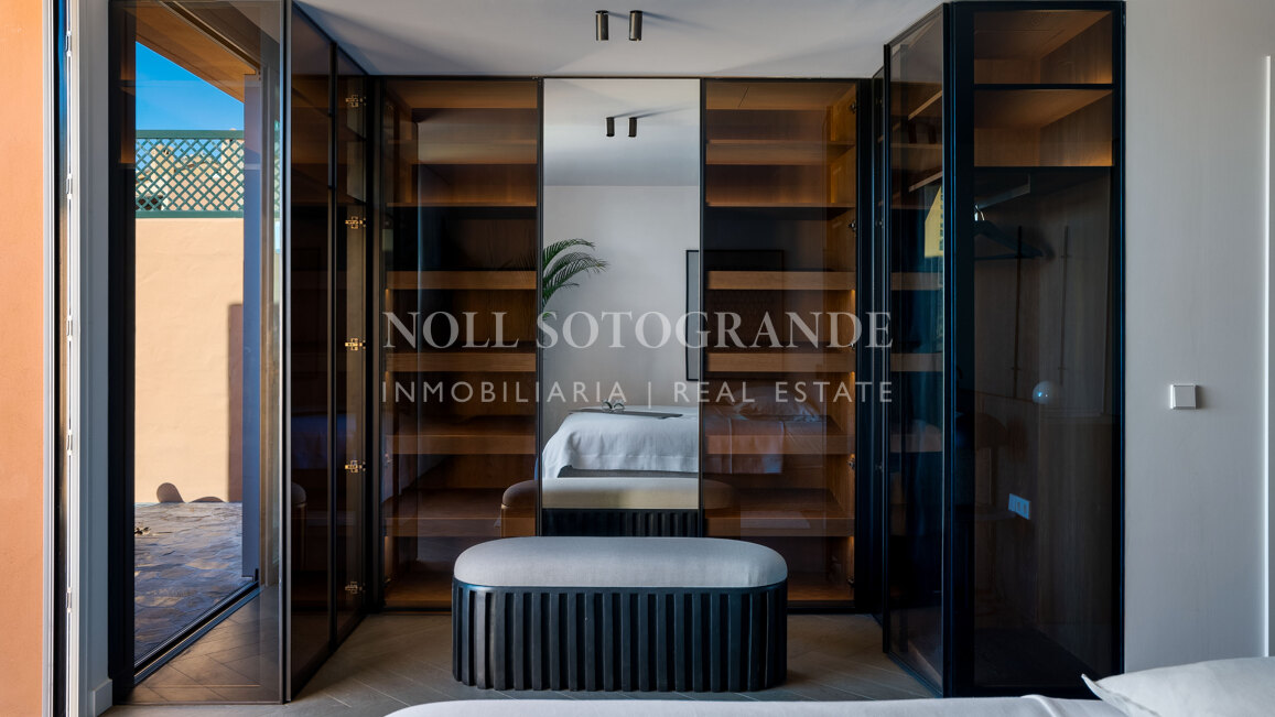 Fully renovated duplex penthouse with panoramic sea views in Nueva Andalucia, Marbella