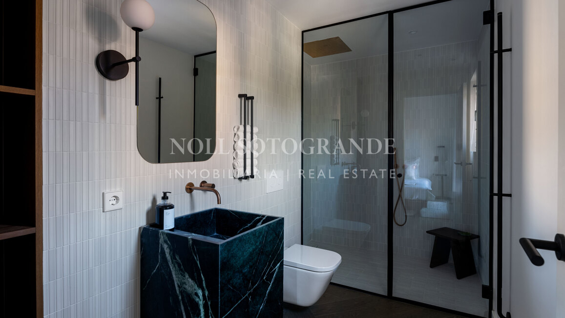 Fully renovated duplex penthouse with panoramic sea views in Nueva Andalucia, Marbella