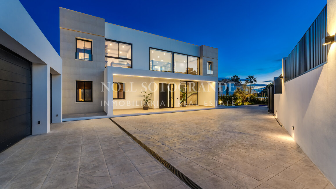 Villa zum Verkauf in El Madroñal, Benahavis