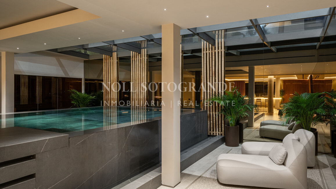 Stunning frontline golf villa with commanding views in La Quinta Golf