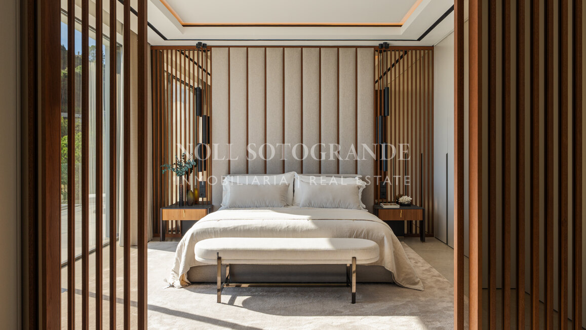 Stunning frontline golf villa with commanding views in La Quinta Golf