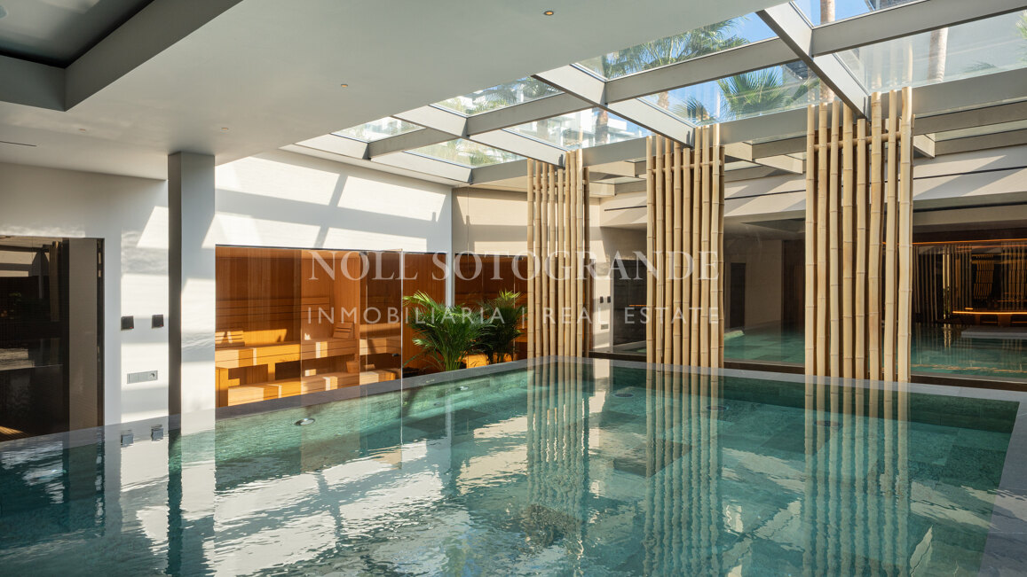 Stunning frontline golf villa with commanding views in La Quinta Golf