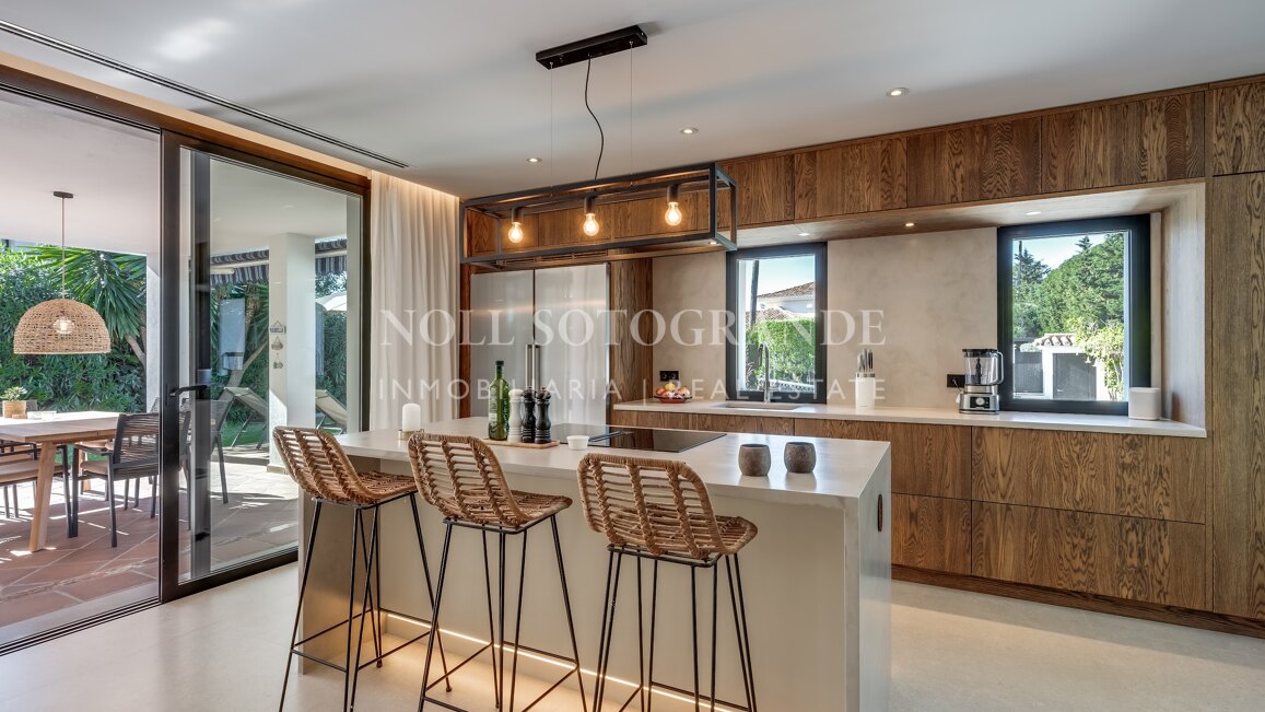 4-bedroom family home in Nueva Andalucia Golf Valley, Marbella