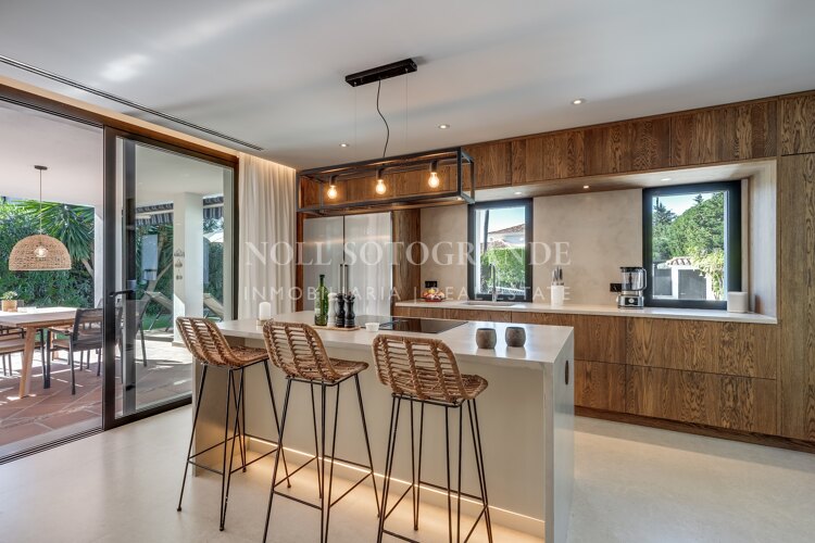 4-bedroom family home in Nueva Andalucia Golf Valley, Marbella