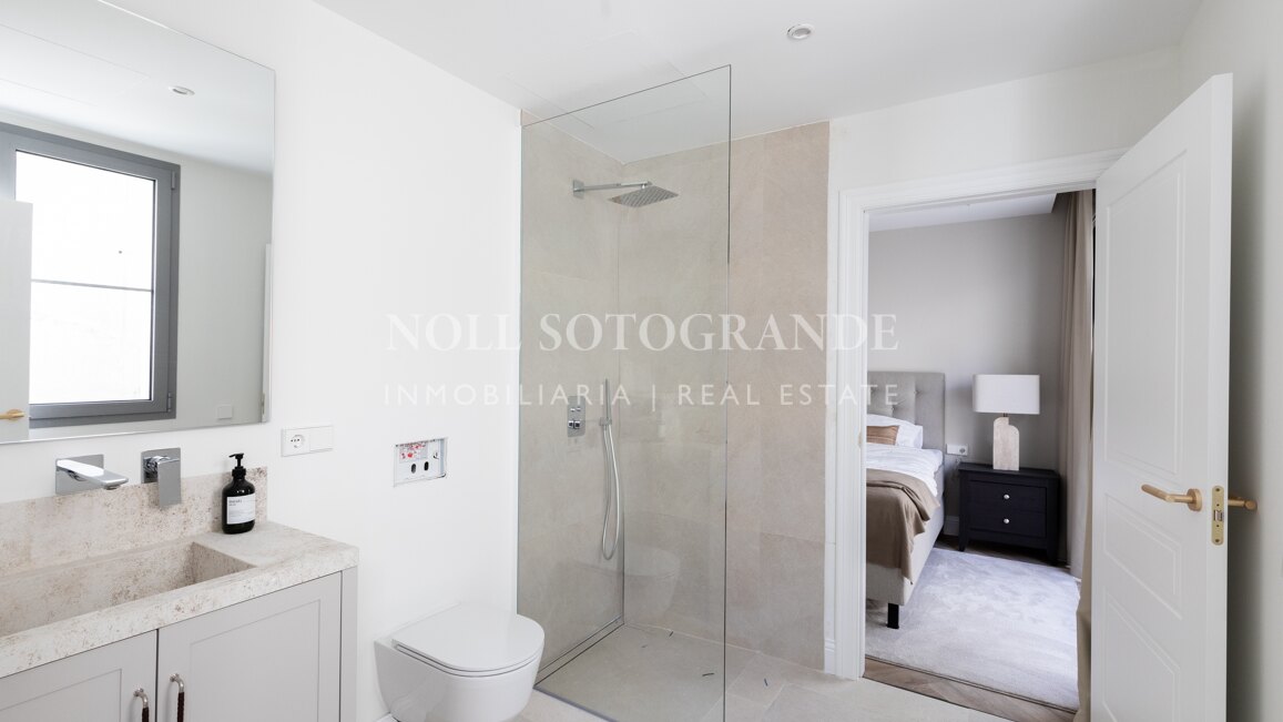 Modern classic golf villa in Los Arqueros Golf, Benahavis