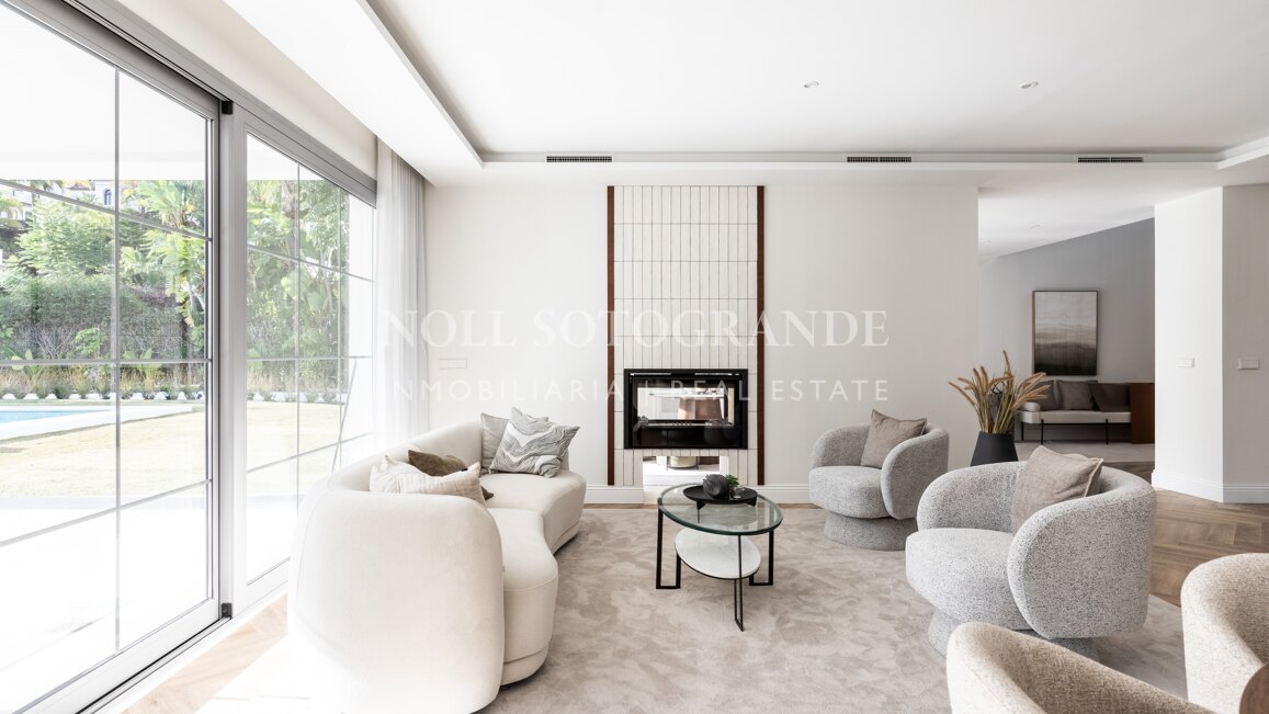 Modern classic golf villa in Los Arqueros Golf, Benahavis